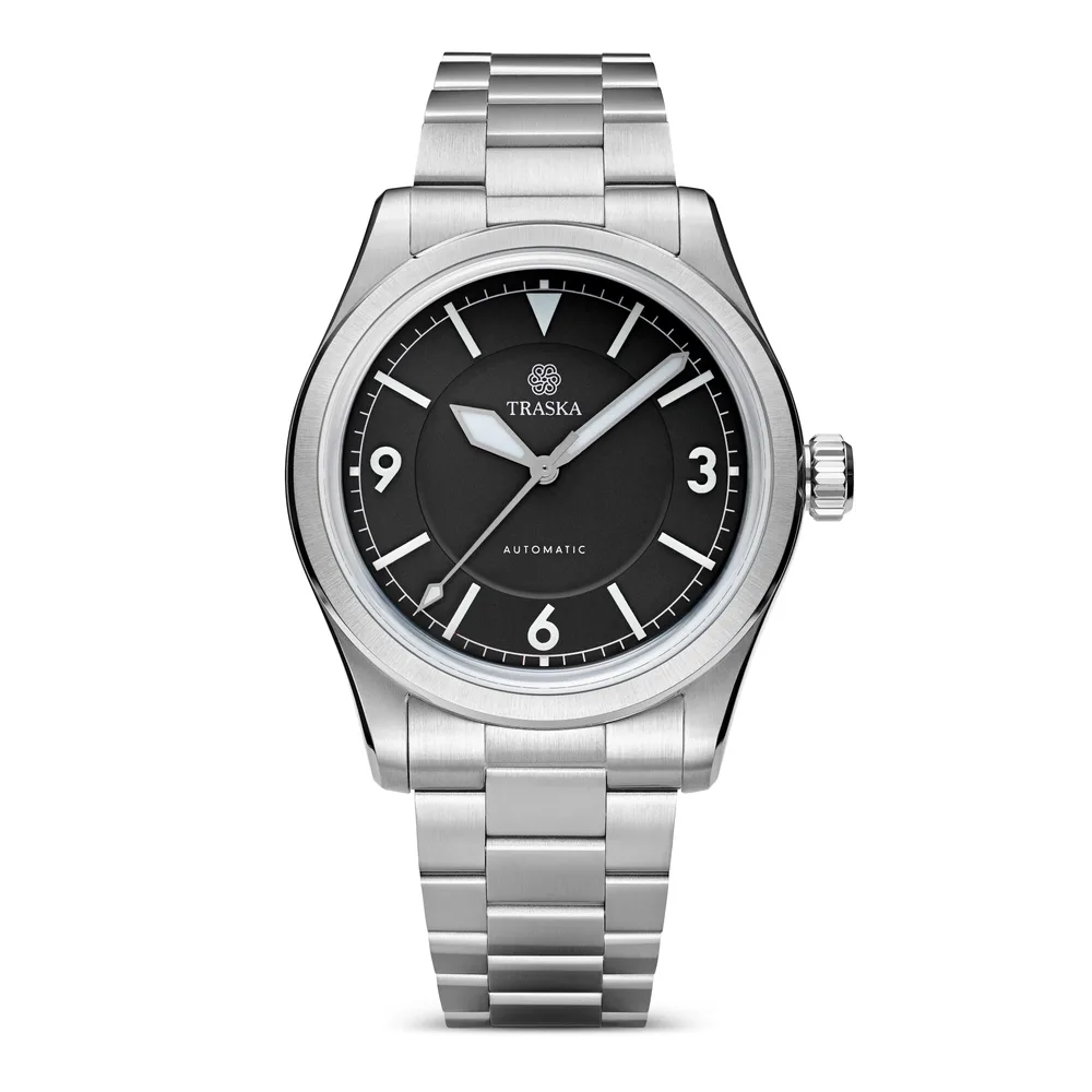 Traska Summiteer 38 Charcoal Black dial, front view on bracelet