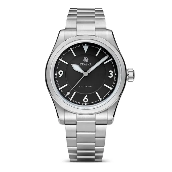 Traska Summiteer 38 Charcoal Black dial, front view on bracelet